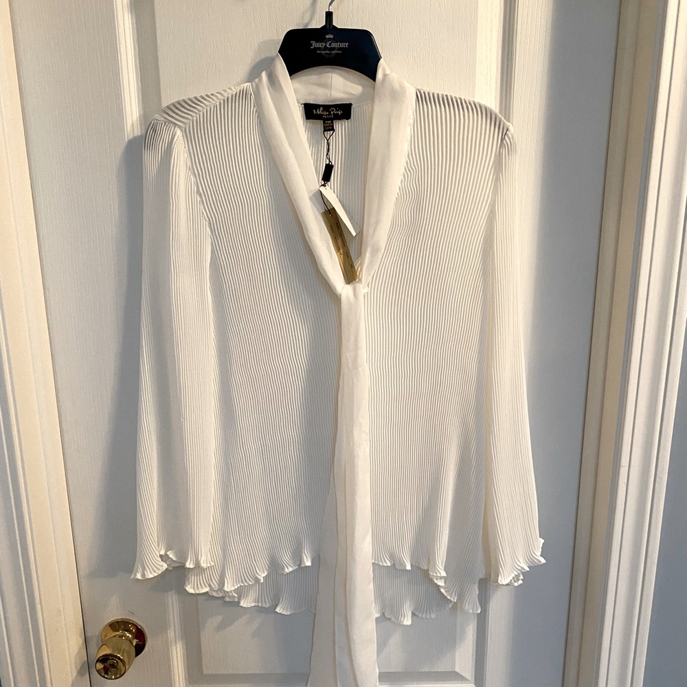 NWT Women’s Rippled Blouse